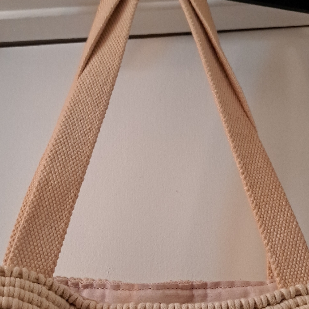 Cleobella Swoon Large Peachy Cream  Macrame Tote W/ Beads  & Tassels  Excellent - Picture 4 of 11